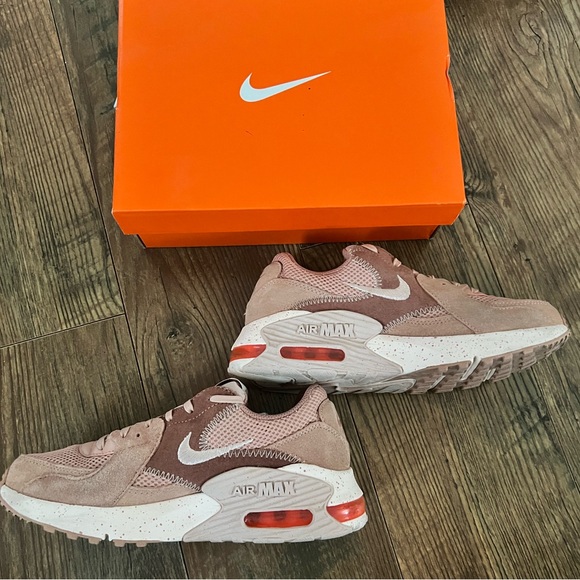 Nike Air Women's Rose Sneakers - Picture 2 of 5